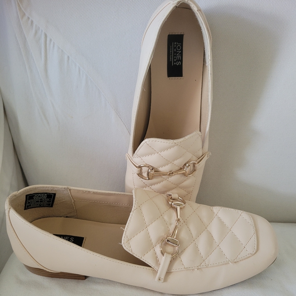 Jones Beige slip on loafers flats shoes size 9.5M